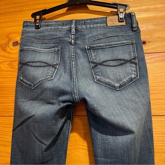 Abercrombie & Fitch Signature Collection Mid Rise Super Skinny Jeans 24 - Picture 4 of 11